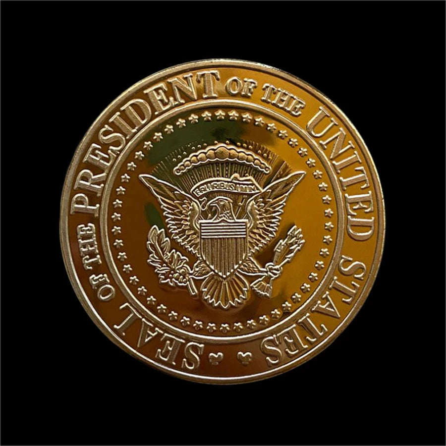 Pro-Trump - Collectible Coin - Donald Trump Gold Commemorative Coin